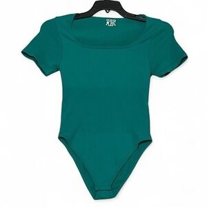 OQQ Green Bodysuit Size Large Square Neck Short Sleeve‎ Top Casual Bodysuit
